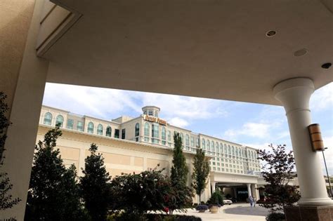 dover downs plans  join gambling company  casinos  rhode island