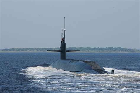 Us Navy Ohio Class Ssbn Test Launched Four Trident Ii D5