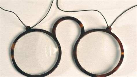 Take A Peek At The World’s Oldest Eyeglasses Nbc New York