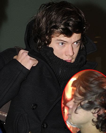 One Direction Star Harry Styles Hides Chin Injury On Return To Uk For