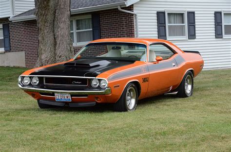 challenger classic dodge muscle cars wallpapers hd desktop  mobile backgrounds