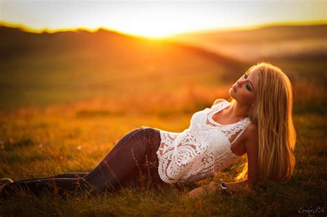 Maria Girl Model Sunset View Fashion Hair Blonde