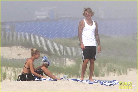 Justin Bieber And Hailey Baldwin Enjoy A Picnic On The Beach Photo