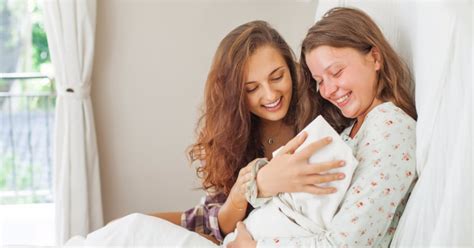 what becoming an aunt teaches about love popsugar moms