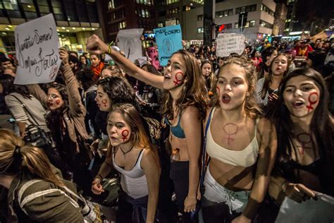35 Photos Of Protesting Women That Portray Female Power