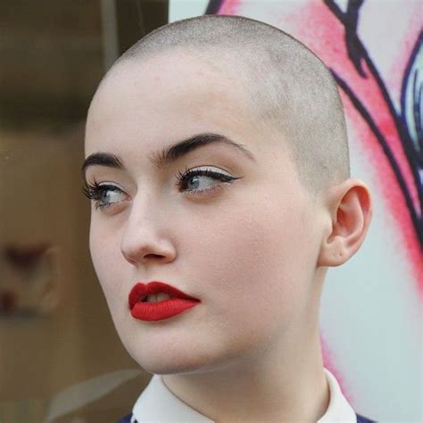 regardez cette photo instagram de bald girls 17 mentions j aime cabelo cabelo curto e raspar