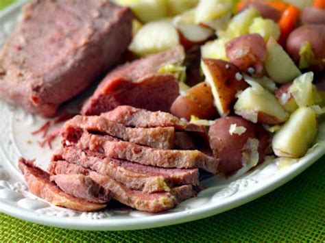 what s the best way to cook corned beef st patrick s