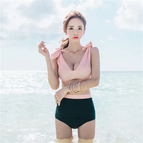 Sexy Koreanische Mädchen Im Bikini Hoher Kalifornien