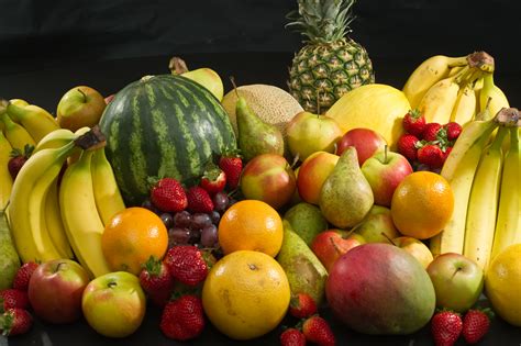 المصري لايت 16 معلومة لا تصدق عن الفاكهة الفراولة من الخضراوات والموز مُشع والجريب فروت قاتل