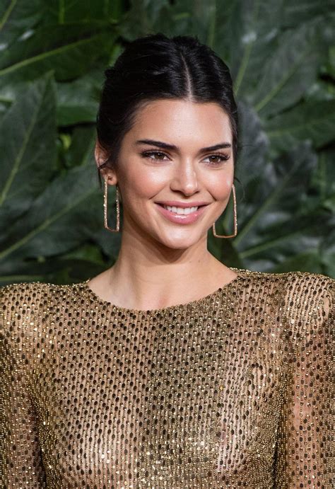 Kendall Jenner Might Be Turning Her No Makeup Makeup Look