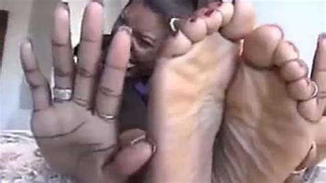 Six Foot Ebony Amazon Shows Off Her Huge Black Feet Porn Videos