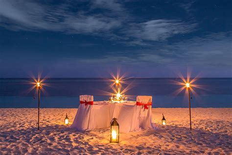 11 Ultra Romantic New Year Celebration Ideas For Couples