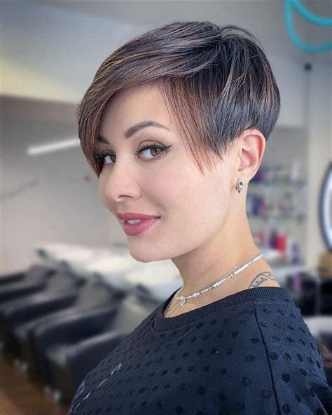 2021 Best Short Haircuts For Thick Hair 14 Hairstyles