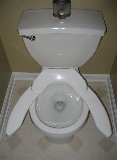 adjust  comfort unveils revolutionary  toilet seat design position   greater