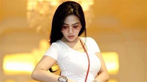 Celana Dalam Artis Yang Berhasil Saya Intip Video Bokep