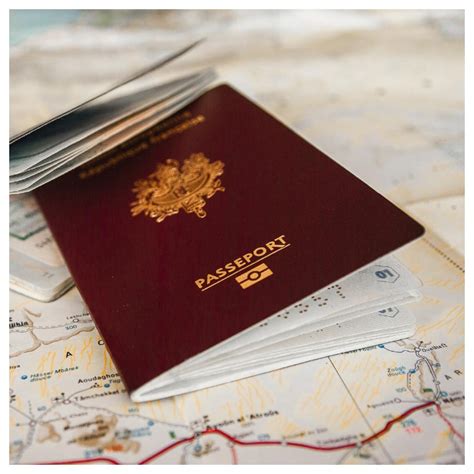 paspoort  id kaart voor je kindje en hoe regel je een visum batboy