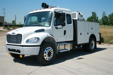 freightliner  picture  reviews news specs buy car