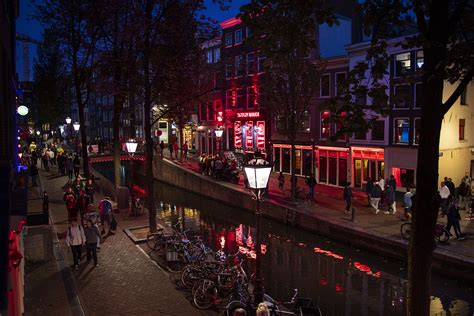 How Amsterdam S Mayor Wants To Remake The Red Light District Time