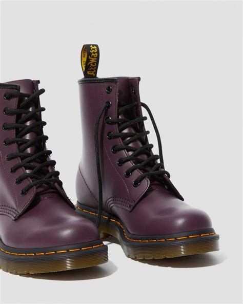 dr martens originals boots  womens smooth leather lace  boots purple smooth womens