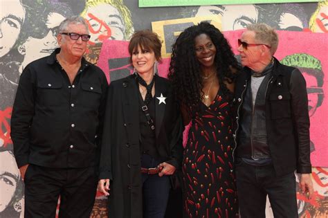 chrissie hynde almost married two members of the sex pistols so she