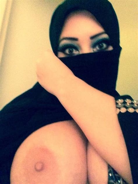 amateur big tits and great ass muslim in hijab medium quality porn p