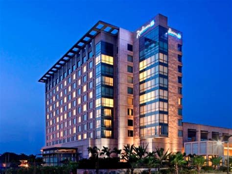 radisson blu hotel  amritsar room deals  reviews