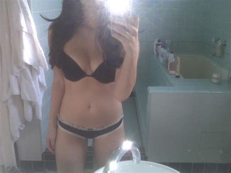 X Men Star Olivia Munn Leaked Nude Selfies Celebrity Leaks