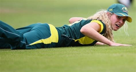Top 10 Hottest Female Cricketers In The World