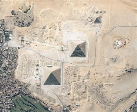 discovered mysterious giant objects   giza plateau   famous egyptian pyramids