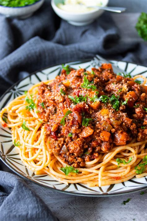 easy spaghetti bolognese foodelicacy