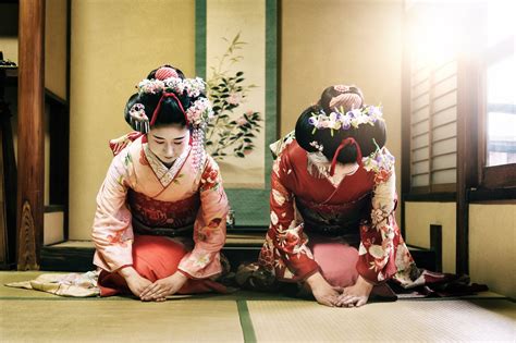 fun facts  geishas find   secrets  geisha  maiko  guides