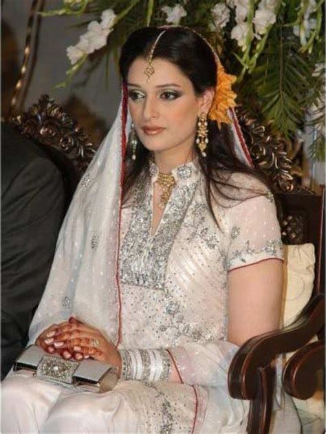 Pakistani Mangni Engagement Dresses For Girls – Beautiful Selection