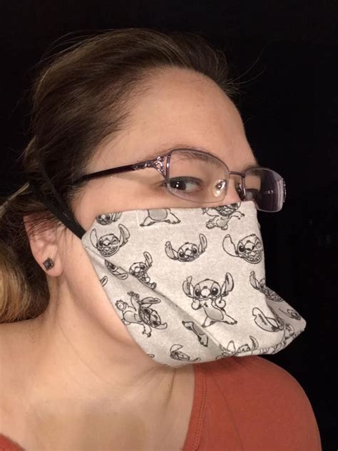 duck billed face masks that don t go directly over your mouth