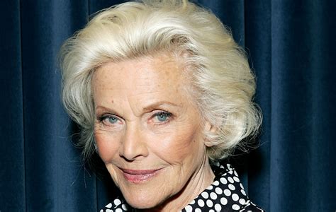 Honor Blackman Who Played Bond Girl Pussy Galore Dies