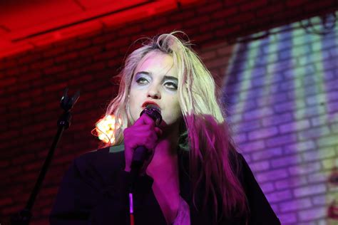 Sky Ferreira Takes To Social Media To Respond To L A Weekly Article