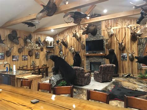 pin  jhwomble  trophy room hunting room decor hunting man cave hunting cabin decor