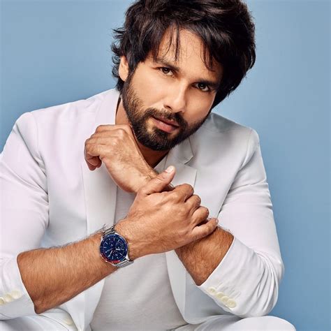 keeping  stylish shahid kapoor notches   chill quotient