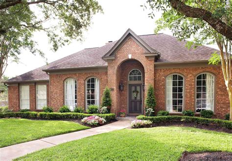 ranch style home exterior ideas  stand   homes gardens