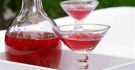 10 Best Cherry Vodka Drinks Recipes