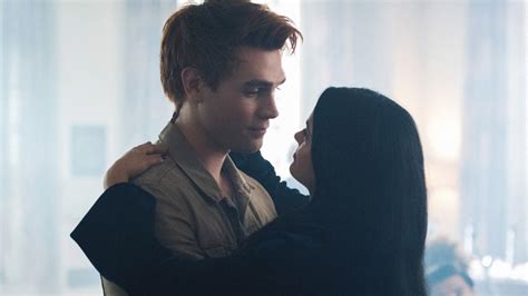 Archie And Veronica S Shower Sex Scene On Riverdale