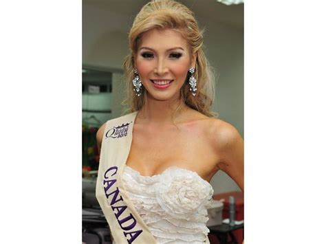 Miss Universe Disqualified Transgender Contestant Články