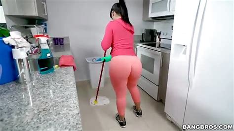 Irresistible Venezuelan Maid Fucks The Boss Porndroids