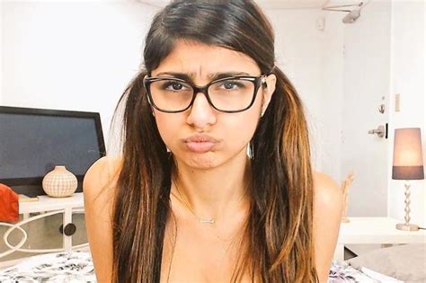 mia khalifa the no1 sex star on pornhub sparks middle east twitter war