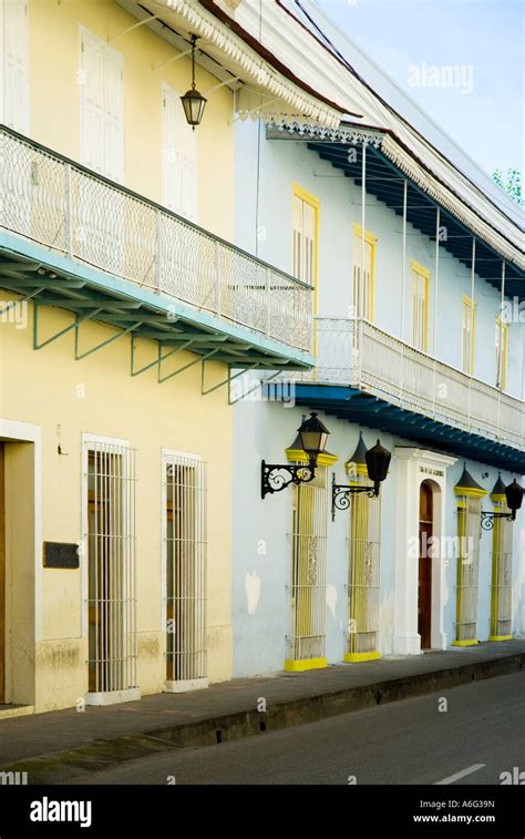 la academia dominicana de le historia la medicina y la lengua calle