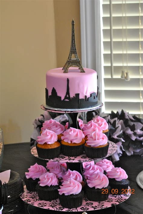 torta decorada con temática de paris fiestaparis paris birthday cakes