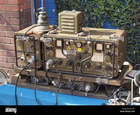 oude radio zender ontvanger van koninklijke landmacht stock photo alamy