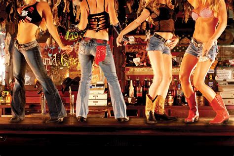 Coyote Ugly’s Bar Dancing Bartenders Land In Fort Worth