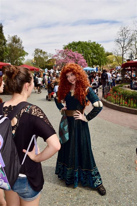 tips on meeting your favorite disneyland characters