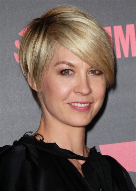 Short Hairstyle For 2014 Sexy Short Haircut With Side Swept Bangs
