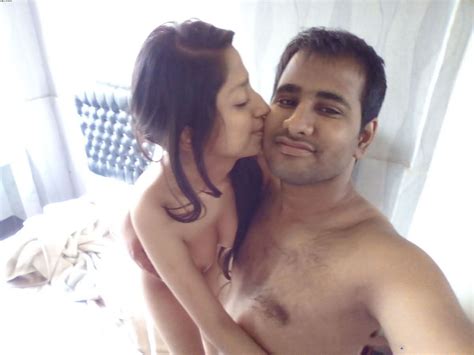 first night honeymoon wife saree bra sex suhagraat manate huye pics hot girl hd wallpaper